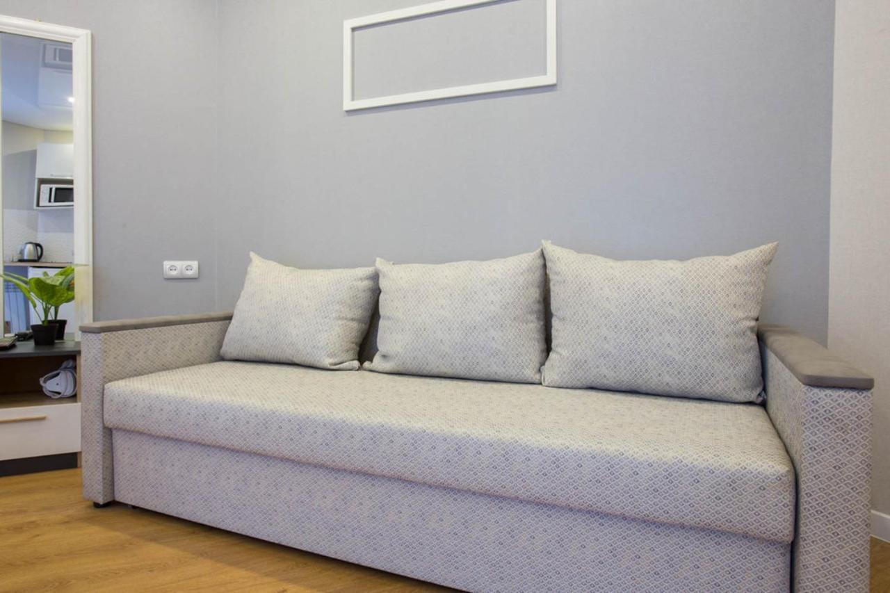 Studio Near Metro Yaroslava Mudroho, Universytet - Mykoly Khvylovoho Str 5-3 Kharkiv Exterior photo